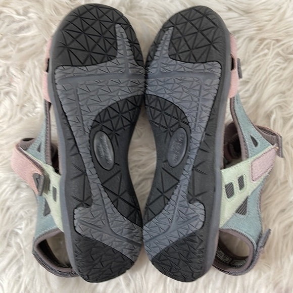 EARTH ORIGINS Skylar Round Toe Lightweight Casual Flat Sandals Size 11 NEW - Picture 11 of 16